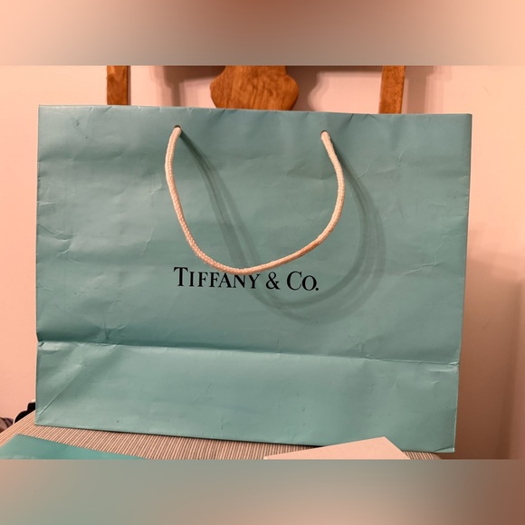 Imperfect Lot: 3 Tiffany & Co. Blue Shopping Bags & 2 Macy's jewelry Boxes & bag - Picture 10 of 11